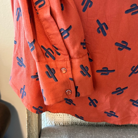 Women’s Cotton Rye cactus button up shirt - Picture 5 of 6